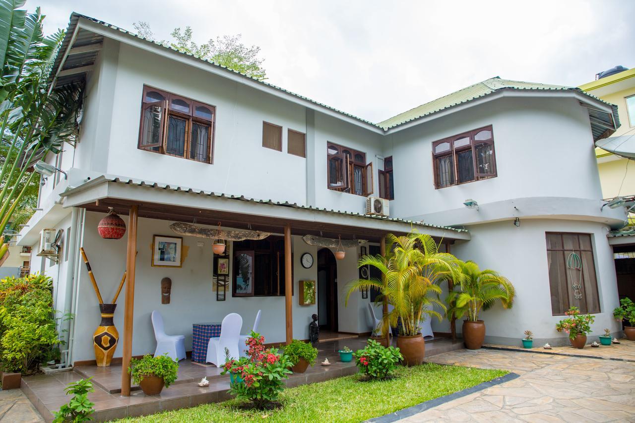 Saadani Tourist Center - Hostel Dar es Salaam Exterior photo